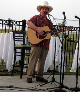 Western music entertainer Stan Corliss performed at the pool party.