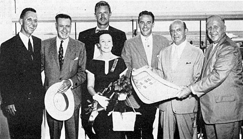 At the premiere of Republic’s “The Last Command” (‘55) in San Antonio, TX, associate producer Frank Lloyd (second from left), stars Sterling Hayden, Richard Carlson and Republic president Herbert J. Yates were presented with an official “Heritage of Freedom Day” proclamation and other gifts by Mayor Kuykendall (right) and Mrs. Megarity, acting for Texas Citizens and Pioneer Patriots.
(Man on the left is unidentified.) 