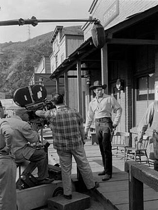 Clint Walker filming another episode of “Cheyenne” on the Warner Bros. backlot.
(Courtesy Terry Cutts.) 