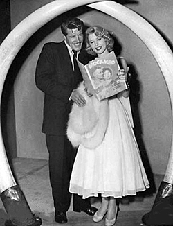 Robert Horton and wife Barbara Ruick at the October 19, 1953 premiere of MGM's “Mogambo” which starred Clark Gable and Ava Gardner. 