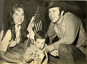 Clu (“Tall Man”, “Virginian”) Gulager, his wife Miriam and son John in 1960. 