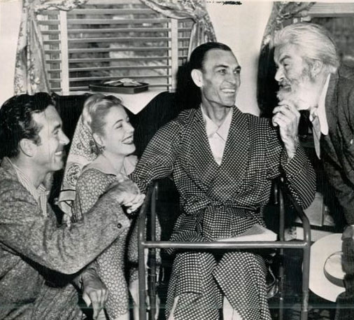 “Yep, it’s real,” says Gabby Hayes as golfer great Ben Hogan playfully tugs on Gabby’s beard while John Payne and Mary Beth Hughes have a chuckle. Hogan was recovering in an El Paso, Texas, hospital following a near fatal auto accident in 1949. Payne, Hughes and Hayes were in El Paso for the world premiere of Paramount’s “El Paso”. (Thanx to Bobby Copeland.)