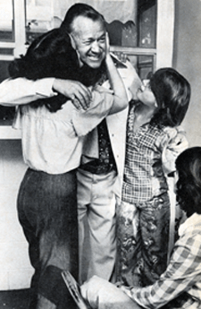 Kirby Grant gets a big hug from one of the nine girls who live in the first Sky King Youth Ranch. Grant was then negotiating for a new TV series in which The Flying Crown Ranch would be a home for “throw-away” children. Needless to say, that series never came to pass. 