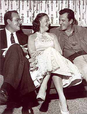 Comedian Red Skelton and his wife chat with James Arness at CBS
on January 29, 1959. 