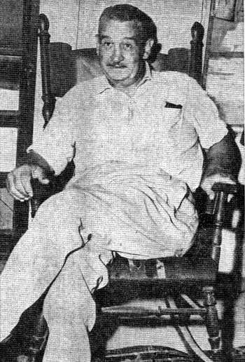 No. 1 B-western screen badman Charlie King relaxes at Lloyd Sparkman’s home in Valley View, Texas, about 5 miles south of Gainesville, TX, in 1955. King was born in nearby Hillsboro, TX, February 21, 1895. He was visitor to the area a number of times during the last couple of years of his life. King died May 7, 1957. (Photo courtesy Billy Holcomb.)