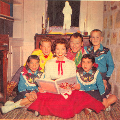 Christmas 1959 with the Rogers family (L-R) Dodie, Dusty, Dale, Roy, Debbie and Sandy.