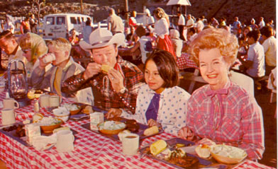 Promo photo of Roy and Dale taken at the time The Roy Rogers Museum was connected to the Apple Valley Inn in Apple Valley, CA.