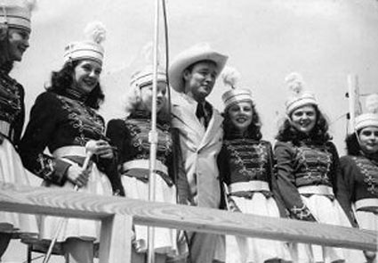 Roy Rogers poses with the Hillsboro, OH, High School majorettes during a visit on July 11, 1947.