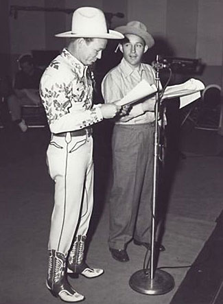 Roy Rogers joins Bing Crosby for a Crosby radio show rehearsal. (Thanx to Jerry Whittington).
