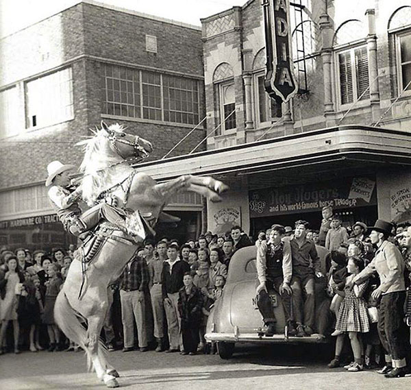 Roy Rogers rears Trigger in front of the Arcadia Theater in Temple, TX, in 1943. (Thanx to Donna Brooks Brisbin.)