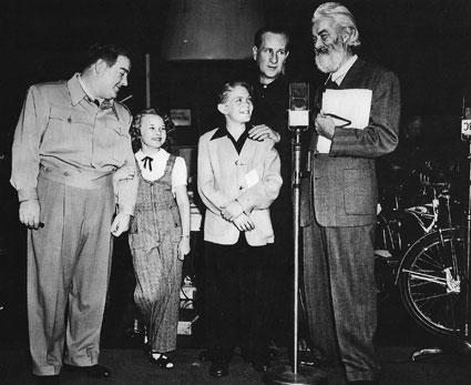 Abbott and Costello and Gabby Hayes at a children’s benefit. (Thanx to Roy Bonario and Chris Costello.)